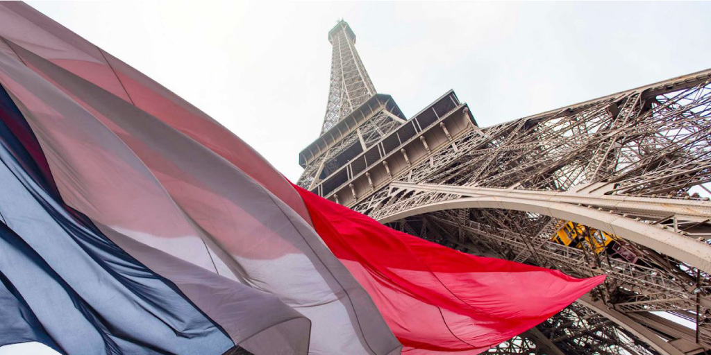 invescoindia's tweet photo. Global Growth expectations take a fall, Macron secures victory in France, and the Fed spooks markets. 
Read the Weekly Market Compass by Kristina Hooper, Chief Global Market Strategist.https://t.co/HdtPq4UfQU 
#WeeklyMarketCompass #markets https://t.co/KoWQkZ680x