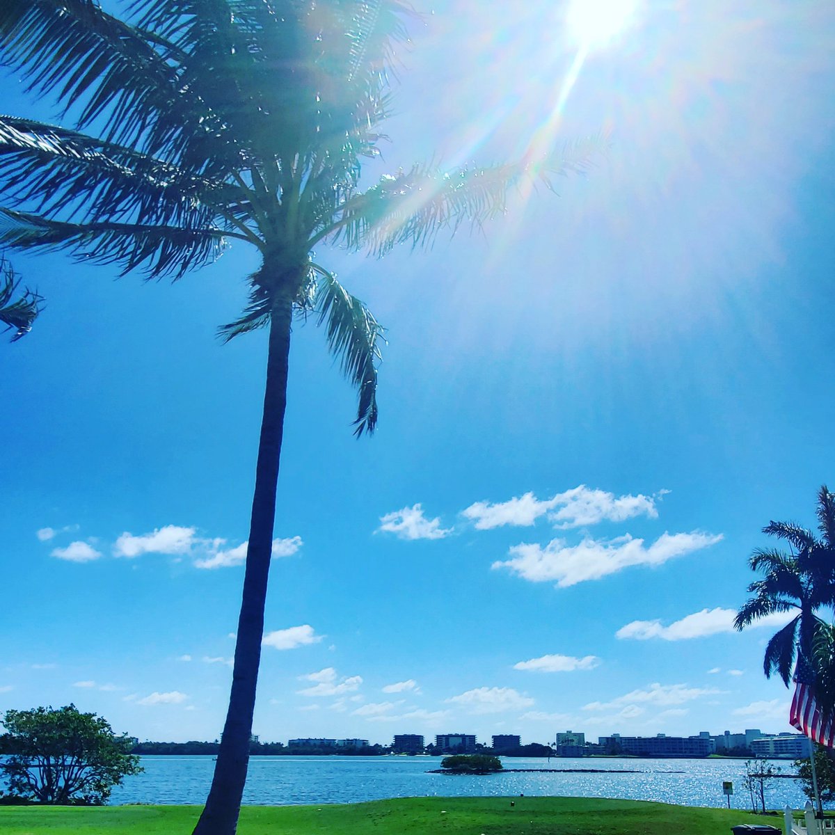 LWBGolfClub's tweet photo. It's a great day for a round ⛳️ 

Boom your next tee time at https://t.co/vk45GwgdJY https://t.co/hldPVn8nSq