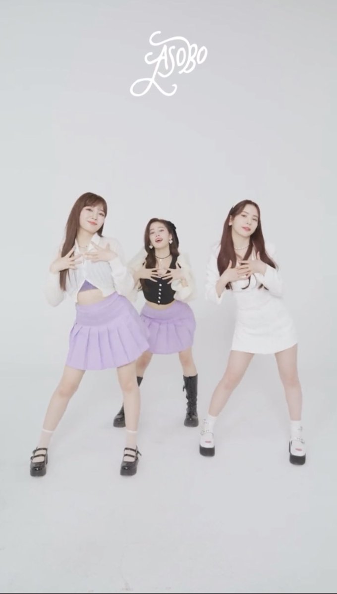 mayuka1113pen's tweet photo. ASOBO Unit Dance💃
#MAYA #MAYUKA #RIMA 
ポーズひとつひとつが可愛いよ〜😊💜💚❤️表情も最高〜😆❣️マヤちゃん本当に白鳥🦢みたい😳✨

#NiziU #WithU #TikTok #ASOBO 
#ASOBO_Challenge https://t.co/Kq57G8QpBk