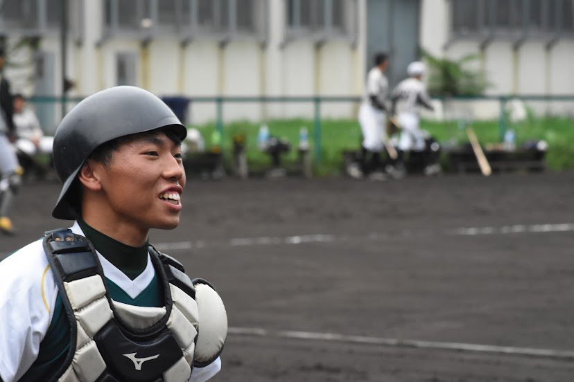 fromHUtoJINGU's tweet photo. 〈部員紹介16日目〉
根岸大磁④経済学部#28
青森・八戸高校　捕手

彼は青森県のど田舎、五戸町からはるばるやってきた。しかしあまり訛っておらず、ちゃんと日本語を喋っている。不思議である。さて、彼はいかつい見た目とは裏腹にとても優しい。人の話をよく聞いてくれ…

https://t.co/Km35o39IJy https://t.co/faWLvVm8xA