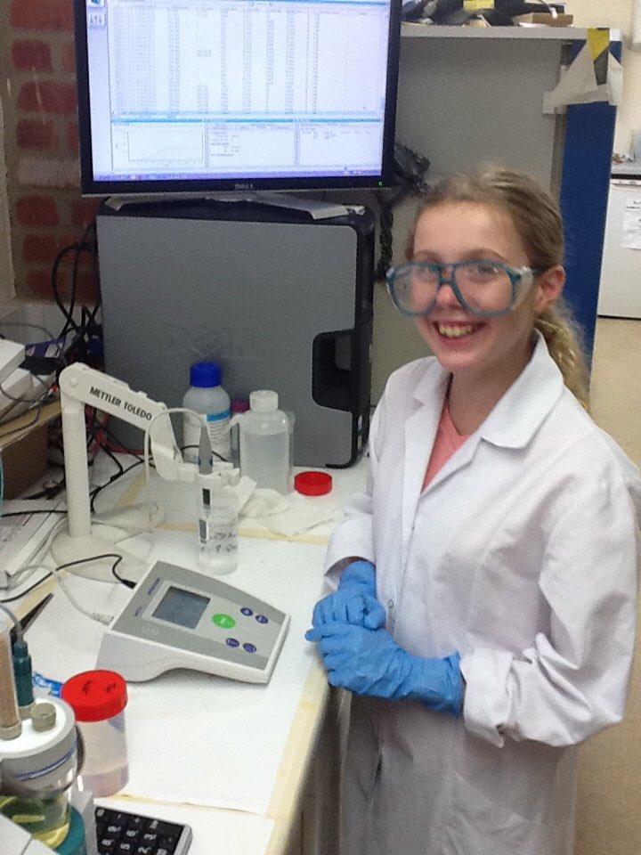 Sally Bourliakas 💙 tweet media