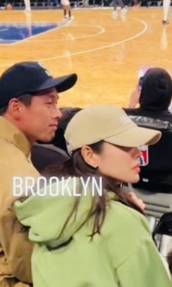 cowbinjin's tweet photo. they are comfortable enough to go on dates in public without the need of covering up or hiding just doing freely what normal couples do ohmygod im sooooo happy for them 😭😭😭 https://t.co/CDvobOxx1c