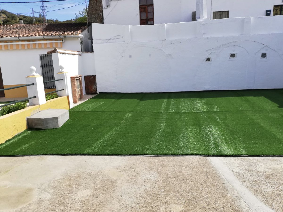 aytojabugo's tweet photo. 👷 Obras y mejoras en el municipio.

1⃣ 🧱 Empedrado de la c/Artesanos, #LosRomeros: tras la reurbanización completa de la calle con mejoras en acerados, se ultiman los detalles finales del empedrado.

2⃣ 🔨 Mejoras en espacios públicos en #ElRepilado https://t.co/2Bsd1Pjg1w