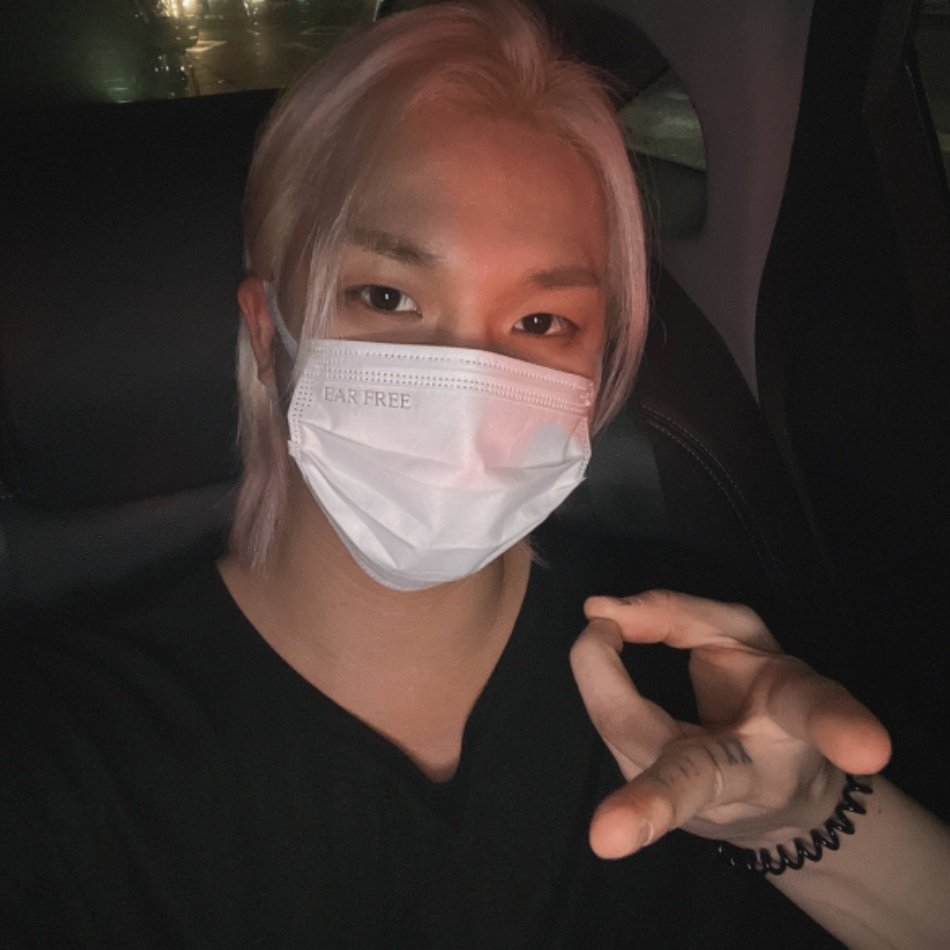 mustbmuffinsv's tweet photo. 🧁POKETDOLS🧁 27.04.2022
#SOOHYUN   
"the pink won't go away"
"el rosa no se va"

cr. trad: muffinsv 

#🧁🍋 

#머스트비 #mustb  @MustB_mustment https://t.co/PKKbkZboB1