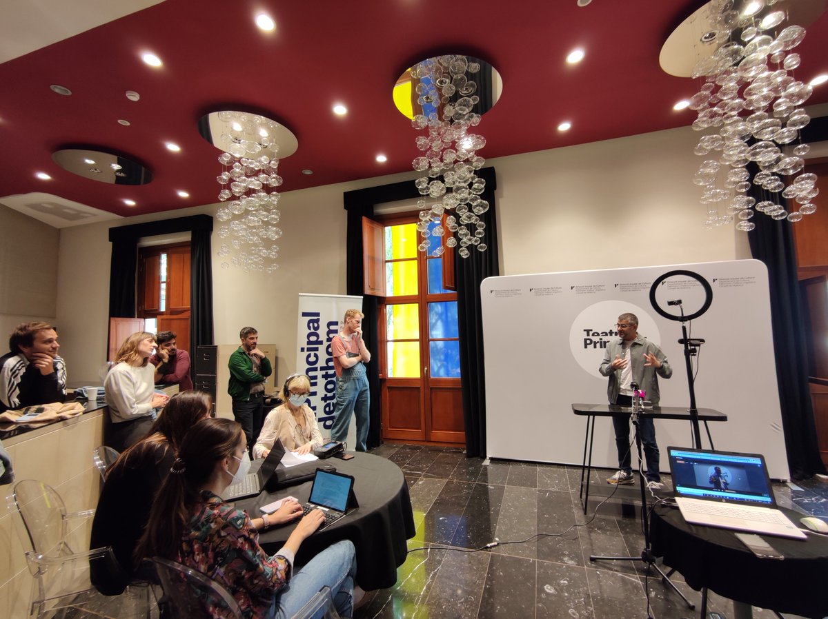 teatreprincipal's tweet photo. 🔴📸 Avui hem presentat #Guiadesupervivencia, una obra que aborda l'emergència climàtica 👉https://t.co/ElIRmYjBpn
Nova funció el #diumenge després d'exhaurir les entrades dijous i divendres. 
La roda de premsa 👉 https://t.co/UCHul9qPHW
El resum 👉 https://t.co/JZPRY78NvJ https://t.co/Y6TvFZIKh7