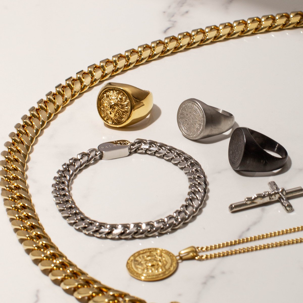 Jewellery that tells the story of many chapters in life.