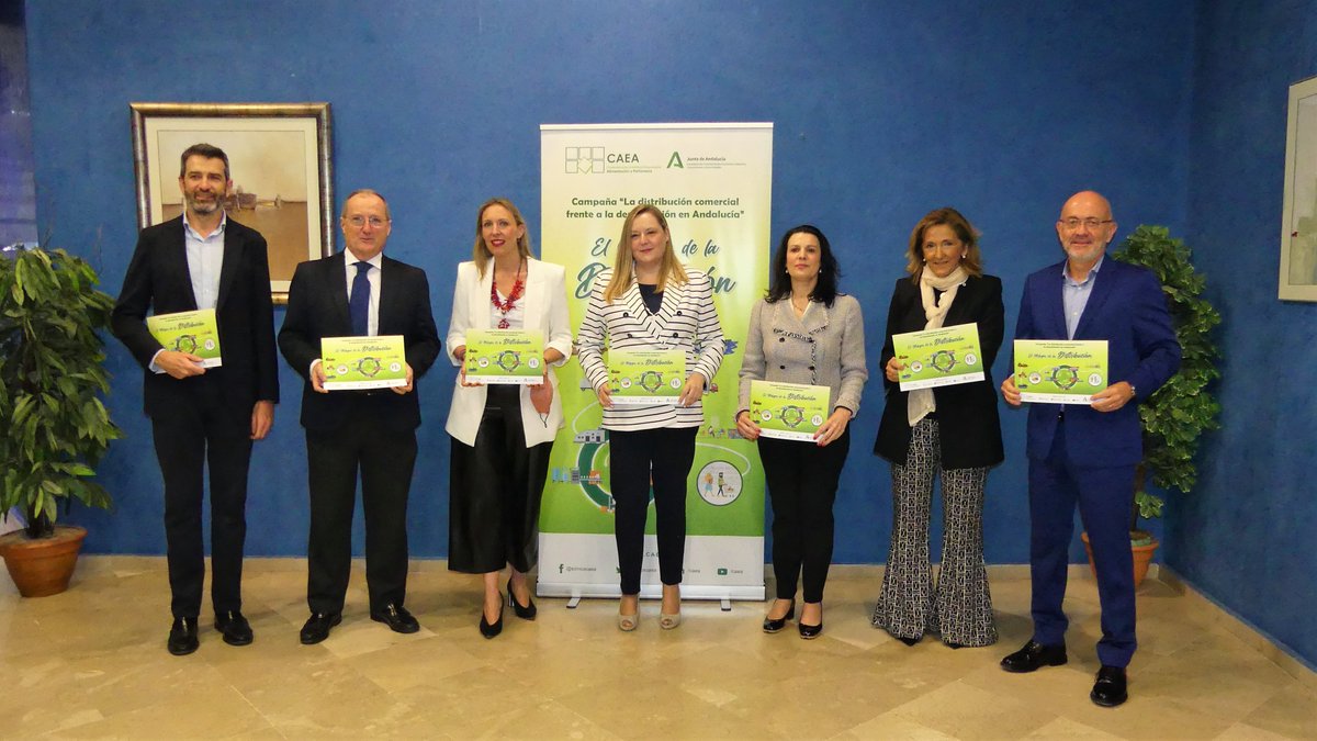 Presentación en Sevilla de la Campaña "La distribución comercial frente a la despoblación en Andalucía" #ElMilagroDeLaDistribución. En #Andalucía no existen 'desiertos alimentarios' y todos los ciudadanos tienen una tienda a menos de 10 minutos de su casa
bit.ly/3xTjLkj