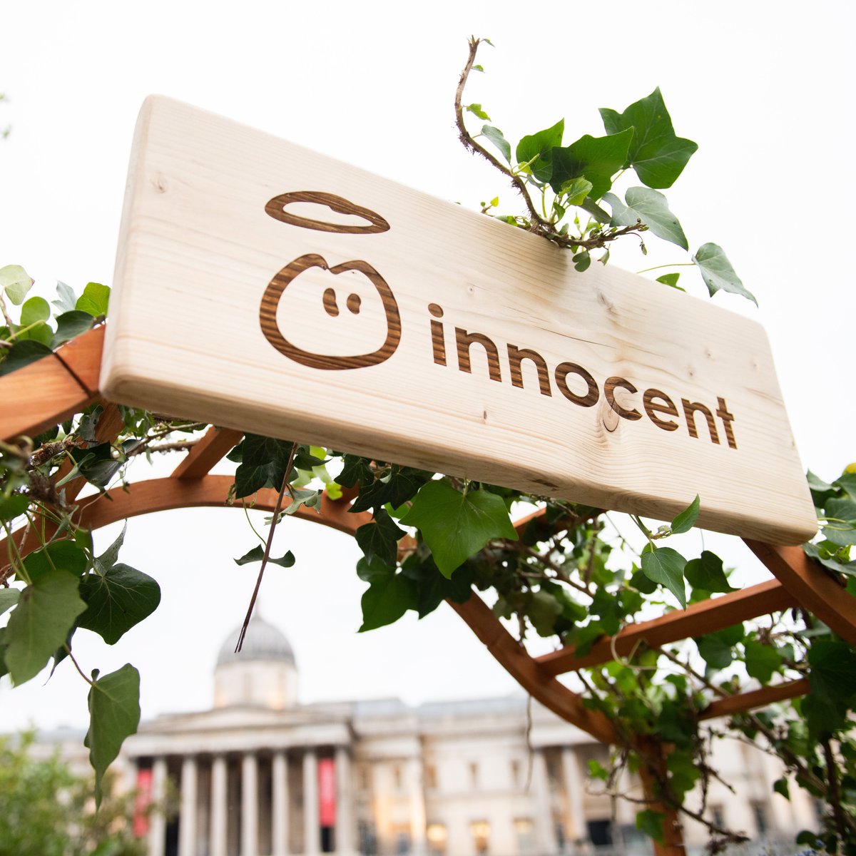 innocent's tweet photo. We're giving away some of our carbon neutral orange juice and packets of seeds for the rest of the day, so come and grab some if you're passing. It'll make you look at least 300% more interesting on the tube home.

Click to learn about our #BigRewild.

https://t.co/e3fzGErJpi https://t.co/FhlgwexBCI