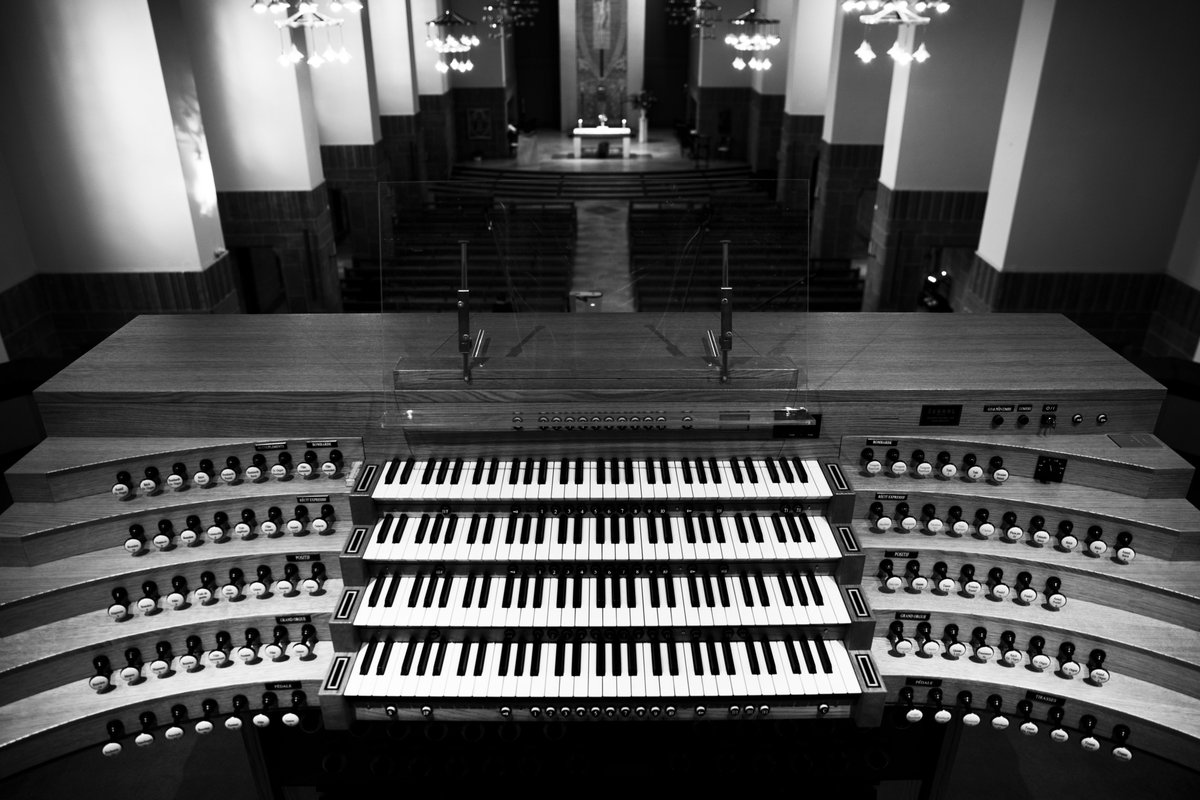 2 days to go! Wayne Marshall's concert on the new Grand Organ (built by Slovenian firm Škrabl), OLV Kensington: Fri 29 Apr 19h30. Tickets: wayne-marshall.eventbrite.co.uk pls RT! @SLOinUK @WAbbeyChoir @suzidigby @the_becksta @rogersayerorga1