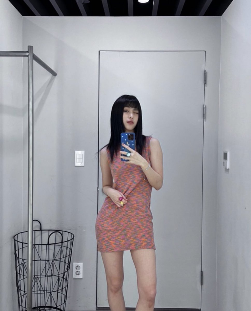 dailysrj's tweet photo. shin ryujin in a dress is my gender https://t.co/lKR8DWEKMm