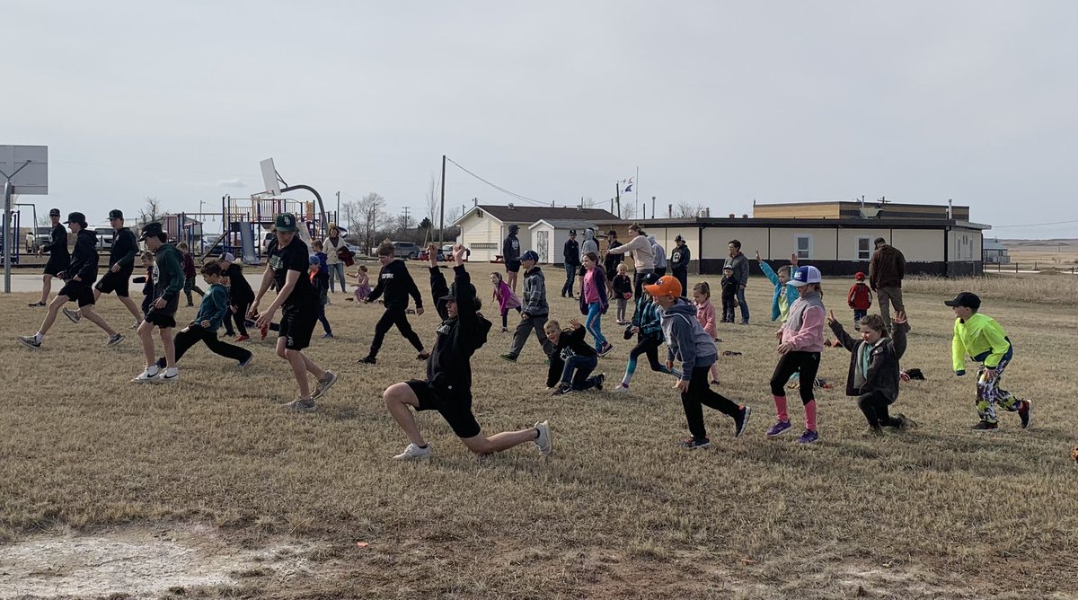 NBSchoolPRSD8's tweet photo. Thanks to the Oyen Badlands Badgers for coming out and sharing their skills with our students on Monday. The kids loved the experience and can’t stop talking about how the Badgers boys are so awesome!  ❤️ @prsd8 https://t.co/7vHiCdKd37