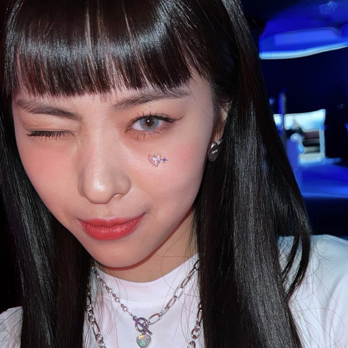 dailysrj's tweet photo. we need to talk about ryujin cause THERE IS NO WAY someone can be this beautiful https://t.co/KVvPpks9lg