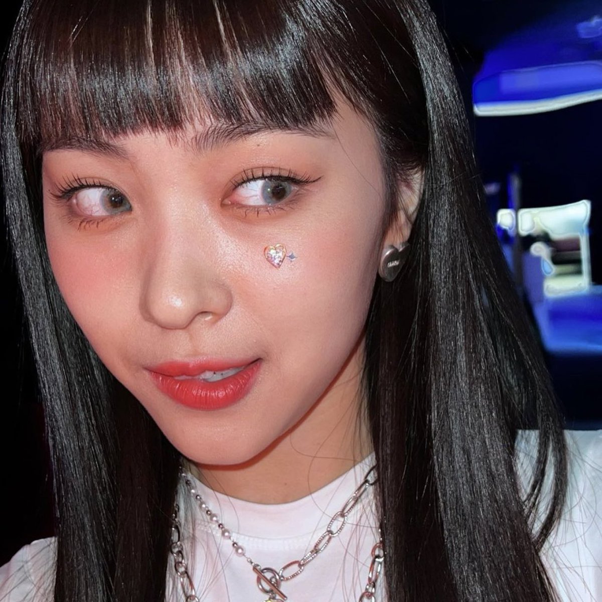 dailysrj's tweet photo. we need to talk about ryujin cause THERE IS NO WAY someone can be this beautiful https://t.co/KVvPpks9lg