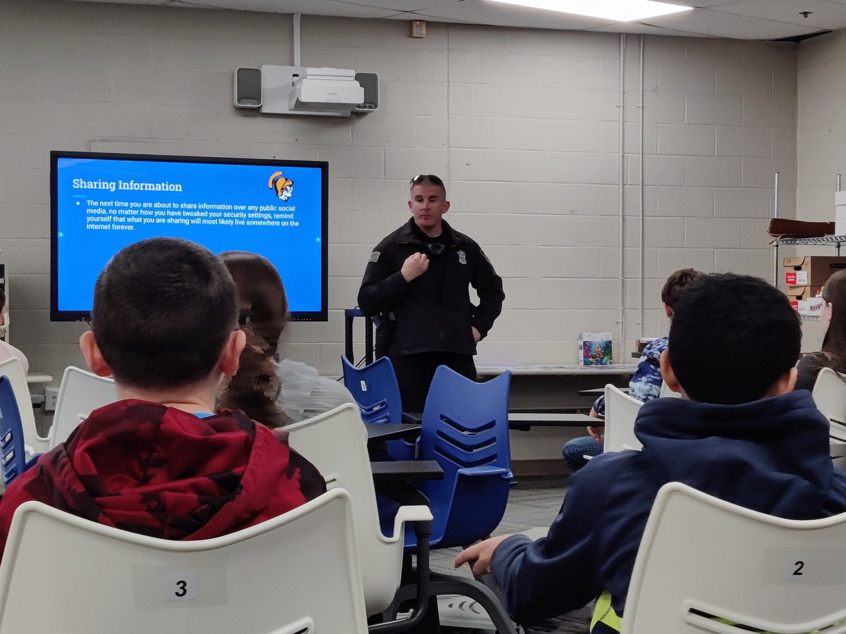 Gretchen Roche tweet media