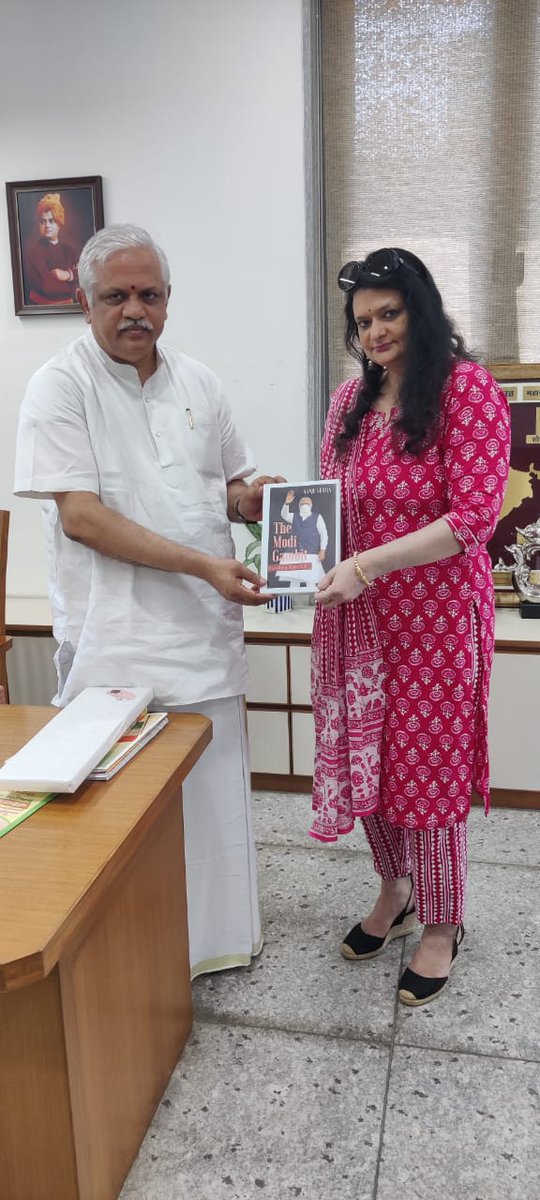 Sanju_Verma_'s tweet image. Sharing below some snippets of the interaction and few paragraphs of the gripping #Introduction written by @blsanthosh ji👇

#TheModiGambit