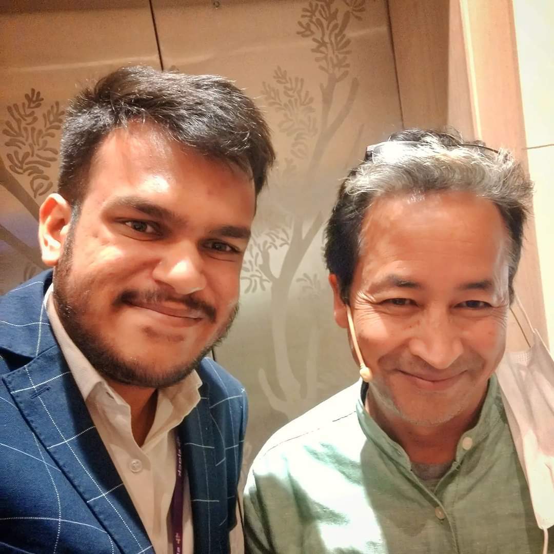 It was lovely meeting and interacting with the real life Phunsukh Wangdu a.k.a Mr. Sonam Wangchuk at Bangalore the other day. A phenomenal human and an amazing fellow educator. 

#sonamwangchuk