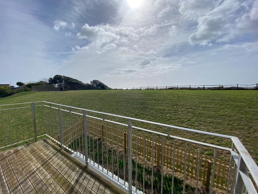 Hose Rhodes Dickson tweet media