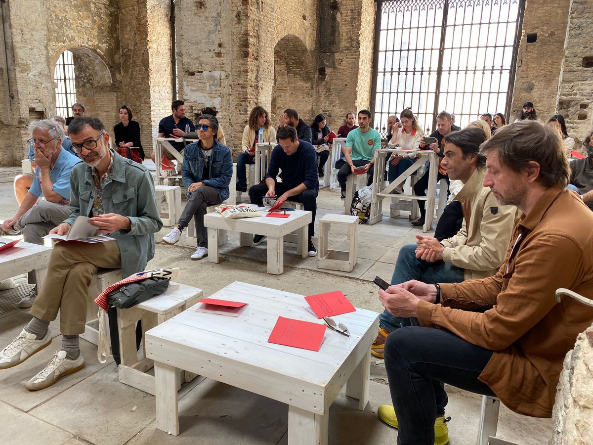festivalsevilla's tweet photo. 🏫 La Real Fábrica de Artillería ha acogido hoy la primera sesión de #Suntracks: un viaje a través de la música electrónica y urbana de nuestro país de la mano de Quique Ramos, del sello @Primaveralabels. https://t.co/pU50AaeXzS