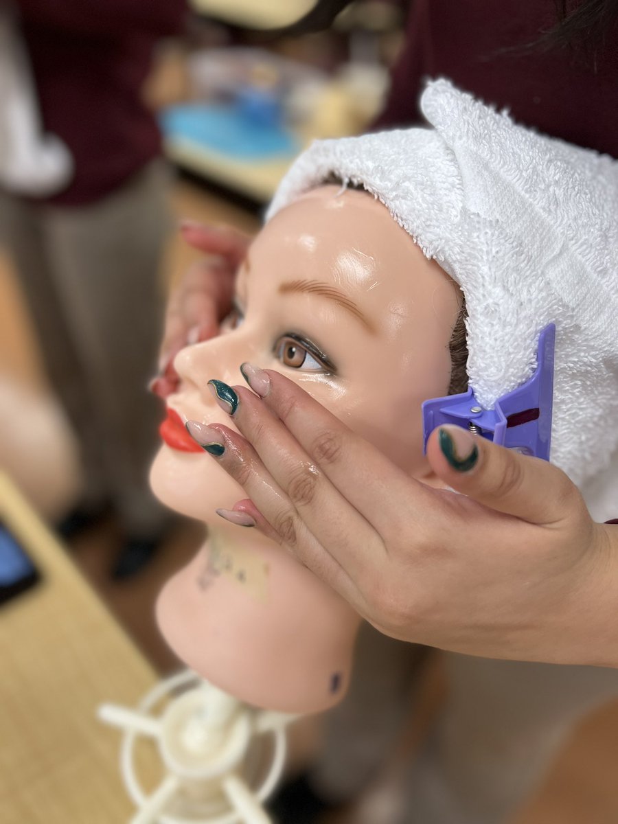 MsSousaCosmo's tweet photo. Nothing more enjoyable at the spa than a relaxing FACIAL! Our Gr.12’s are practicing those facial massaging techniques before doing the real deal on themselves. @CardinalAmbro @OCTEOntario @skillsontario @DPOYAP https://t.co/ck8oPuwnFb