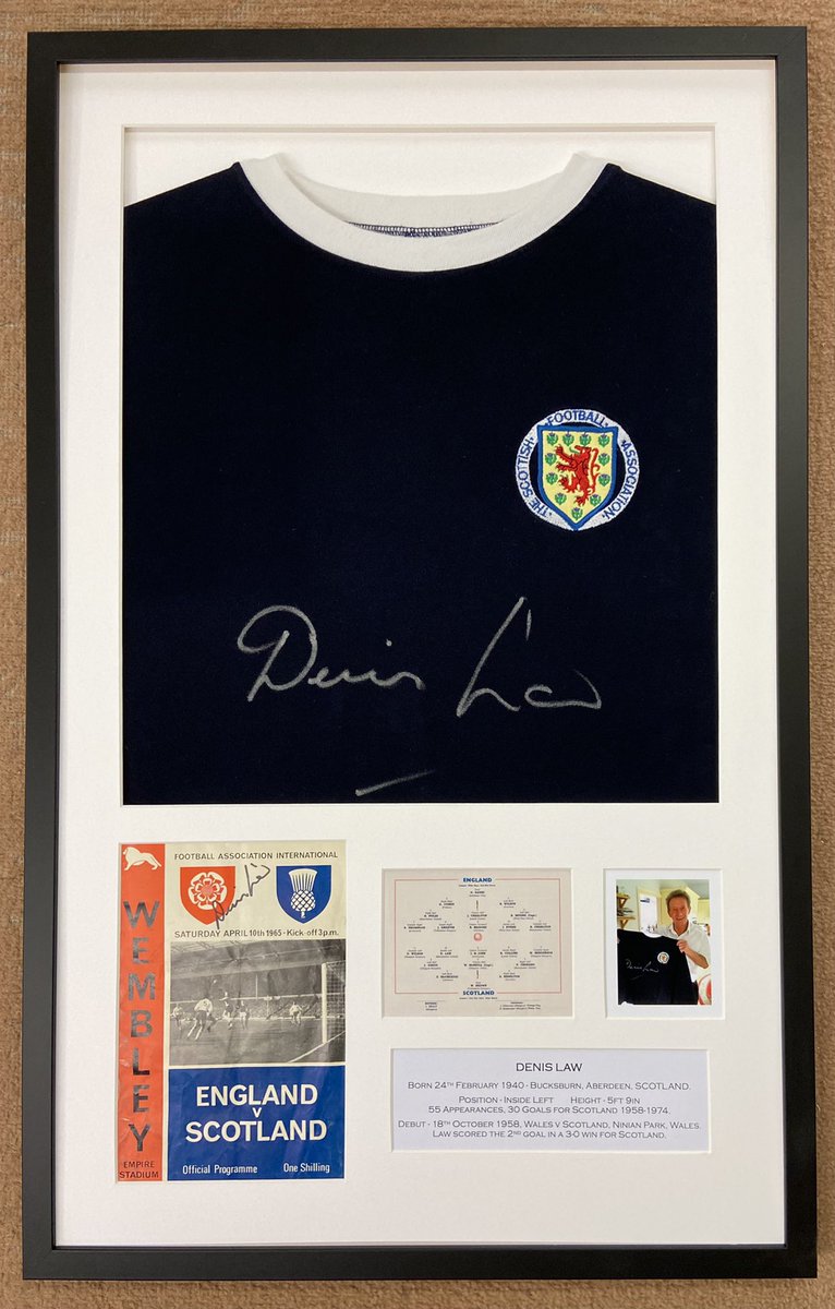 Signed retro Scotland shirt &amp; programme from 1965. Signed by Scotland Legend Denis Law. #denislaw #scotland #footballlegend #memorablila #shirtframing