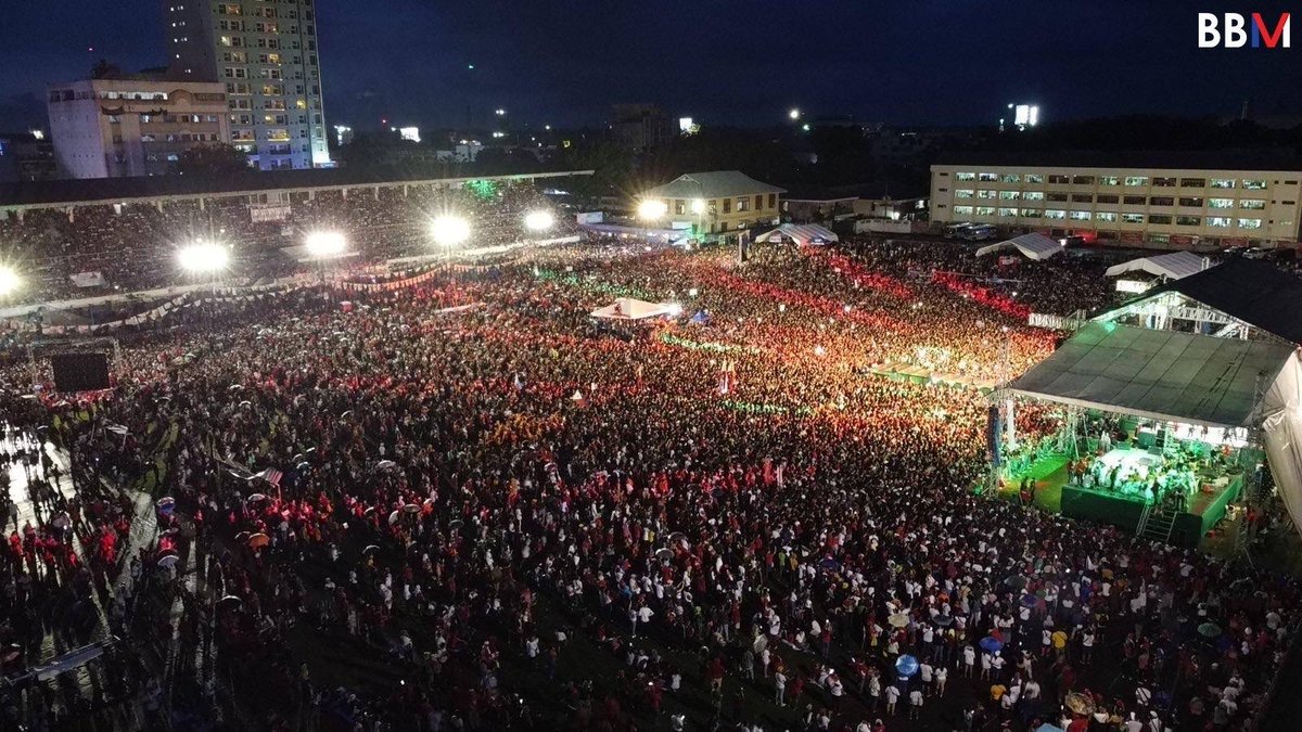 bongbongmarcos's tweet photo. Maraming Salamat Cagayan De Oro City at Misamis Oriental sa handog niyong solid na solid na suporta! 

Pinuno niyo ng kasiyahan ang aming gabi! Mabuhay po tayong lahat! https://t.co/TwR5TWnxcV