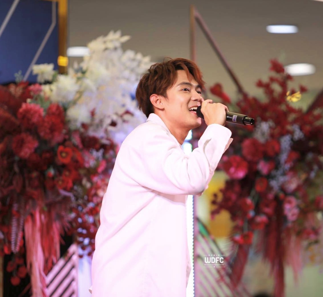 wdfc_official's tweet photo. Whenever wil be the end of time
Forever you will be only mind 💚
#ตลอดไปแสนสั้น #แดนวรเวช #DanWorrawech #DanOfficial #WDFC https://t.co/w8AAsbIu1d