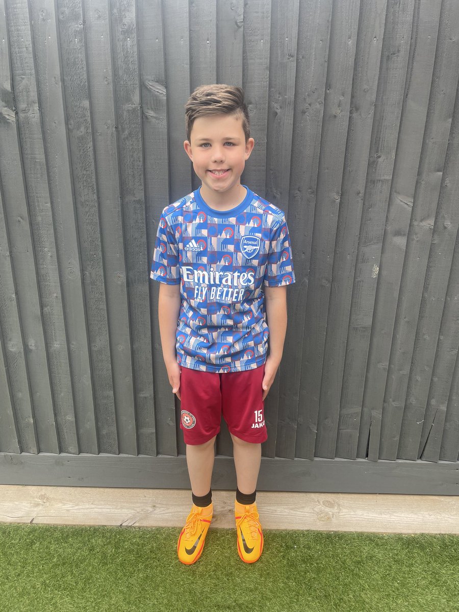 MattMargery's tweet photo. My boy looking fresh in his new boots & Arsenal training top 🔥⚽️ @CMAClaireBear84 #readyforthefinal #cupfinalboots https://t.co/qwDc0jdENN