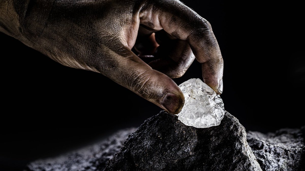 NRGInstitute's tweet photo. On 2 May, join the opening session on critical #minerals as part of the @OECD_BizFin Forum on Responsible Mineral Supply Chains.

The event will feature NRGI's @acgillies, IEA's @fbirol, EITI's @Mark_EITI &amp; other experts.

Register 👉 https://t.co/dhncWMG6iJ #OECDrbc https://t.co/EFeGNHKG4Q