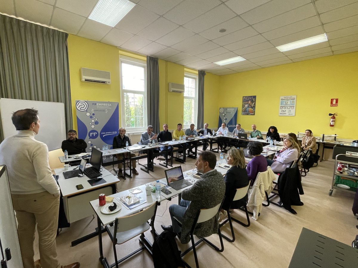 FPEmpresa tweet media