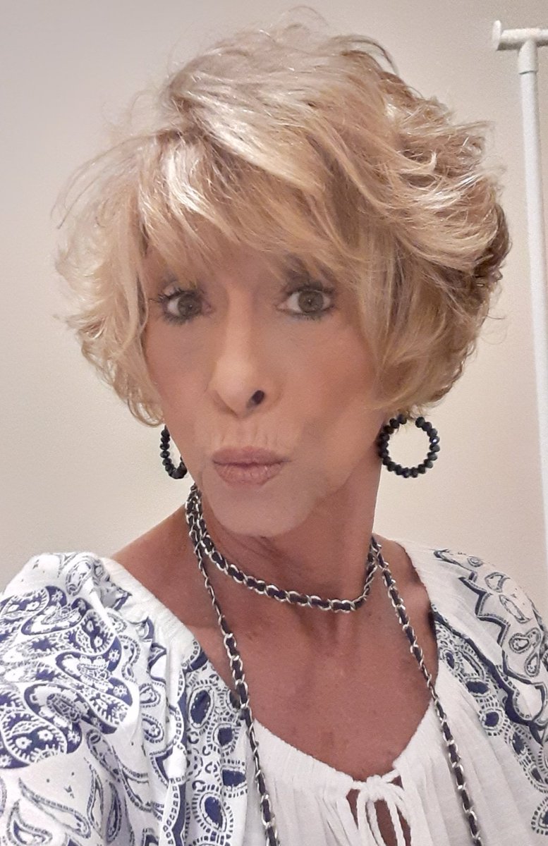 1aprilbabe's tweet photo. Y'all behave today
I'll be watching for trouble!๐ฅฐ https://t.co/qzElsCwBkr