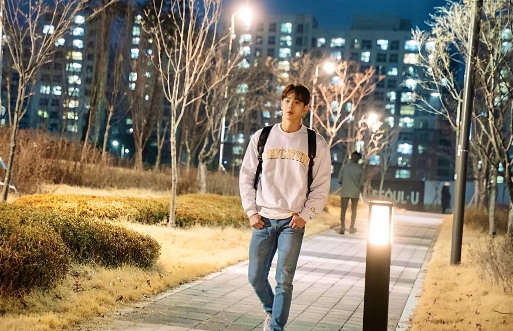 NursePatty's tweet photo. #SHOWNU is looking like heโs inadvertently at a photo shoot in these behind the scenes photos. I miss him so much. So proud of our precious leader. ๐
D-360 ๐ช
279 days served ๐
Please like & leave a comment on the post: https://t.co/NjEhjquCia
#์
๋ #ActorShownu #Goedam2 https://t.co/TIGs3cMNFh