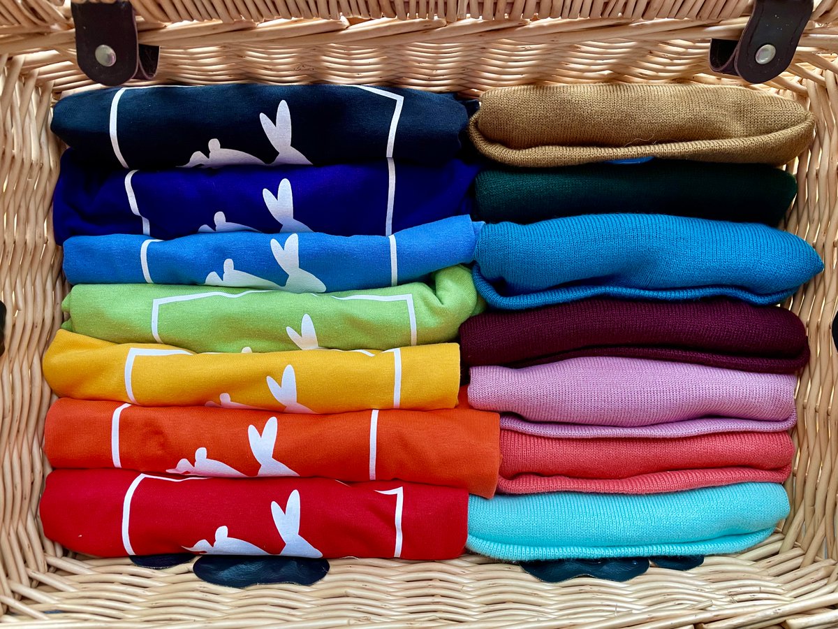 KinnegarBrewing's tweet photo. Kinnegarland is a colourful place. If you don’t believe us, head on over to our online shop and see for yourself!
Call into our new Taproom to shop in person or find all Kinnegarland products at: https://t.co/HJWhzGQoP7
#Shop #FollowtheHops https://t.co/7eyEV4KJO6