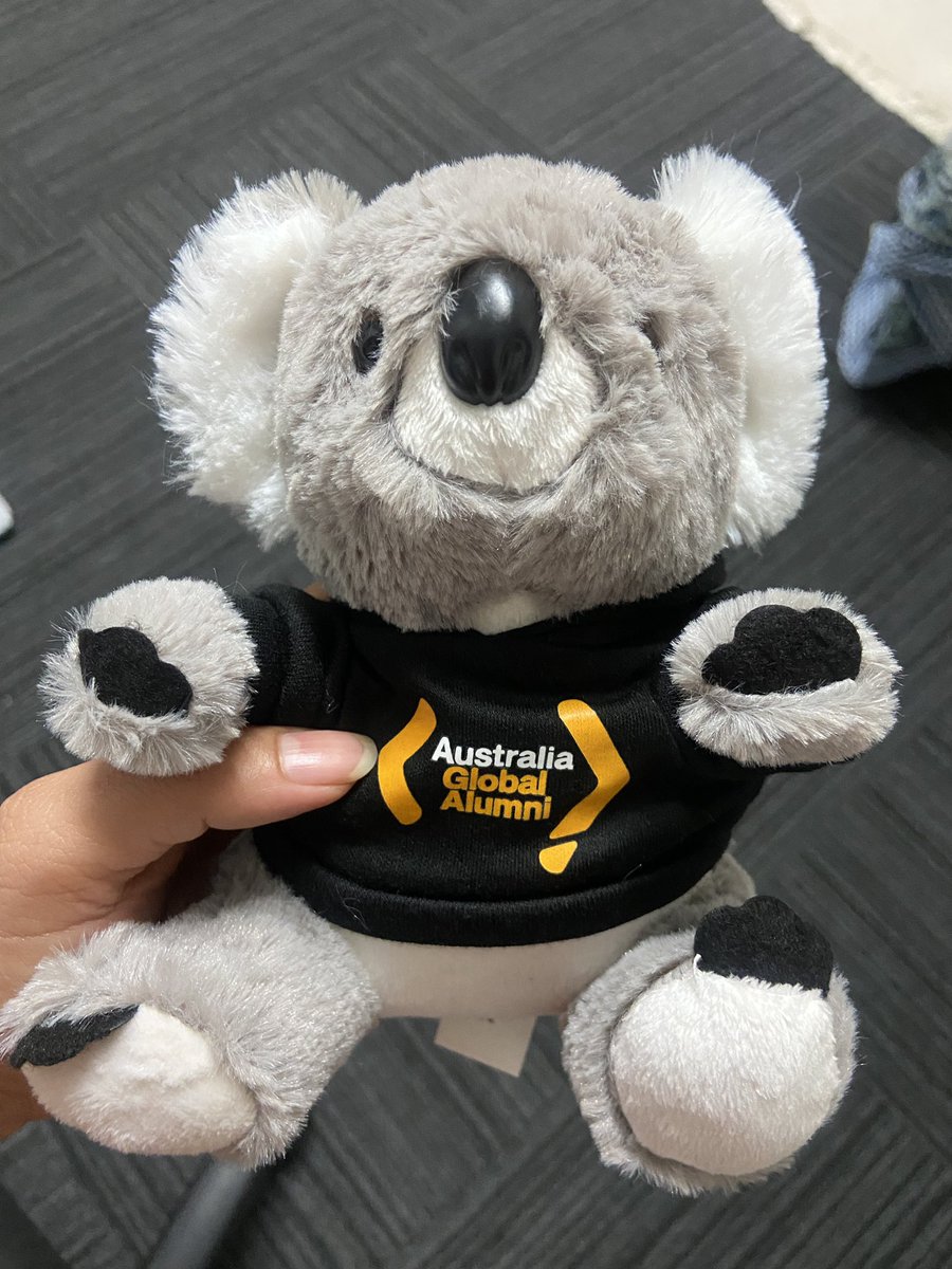 Overjoyed to have met <a href="/AustraliaAwards/">Australia Awards</a> scholars tonight at #Canberra. Conversations with these brilliant #leaders from many disciplines and countries inspires me to truly strive towards a #sustainable and #just world.

Appreciate the opportunity and the 🧸
😊