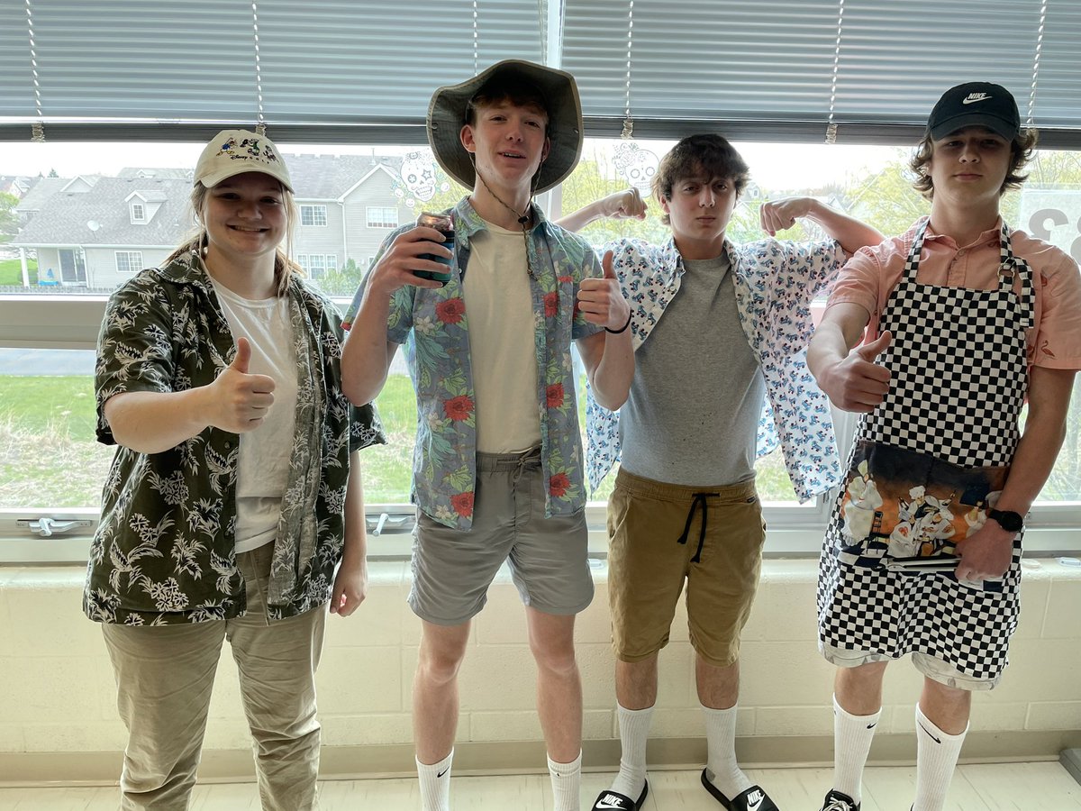 SenoraKeppner's tweet photo. 3B really embraced the barbecue dad dress up day yesterday! ¡Buen trabajo! https://t.co/Nw6ucm8pjw