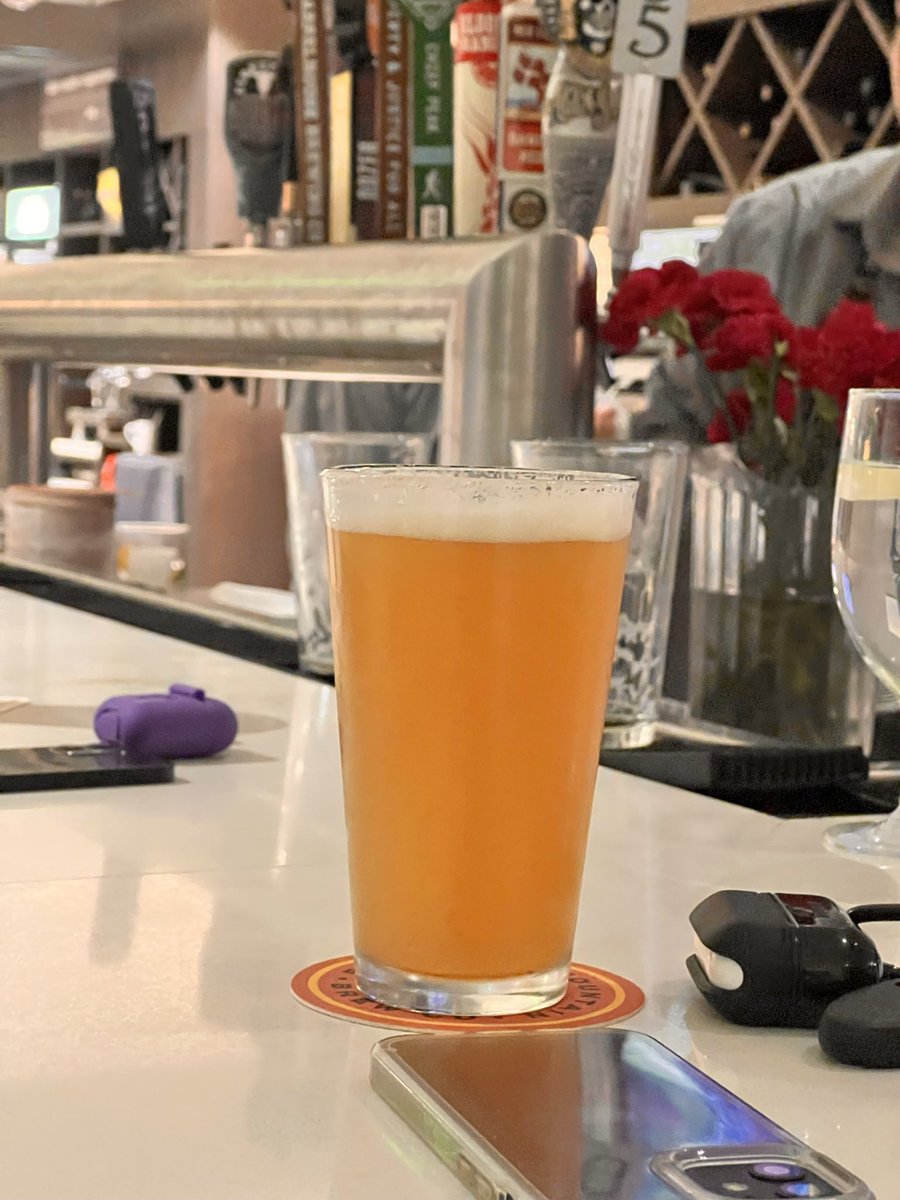 JuanBikes2Phish's tweet photo. Been in a hotel for 3 days in a work session and noticed that the beer taps get taken down every night, they’re given a warm water bath and placed in a steely bed. #beertaps https://t.co/SXVJIxWzm9