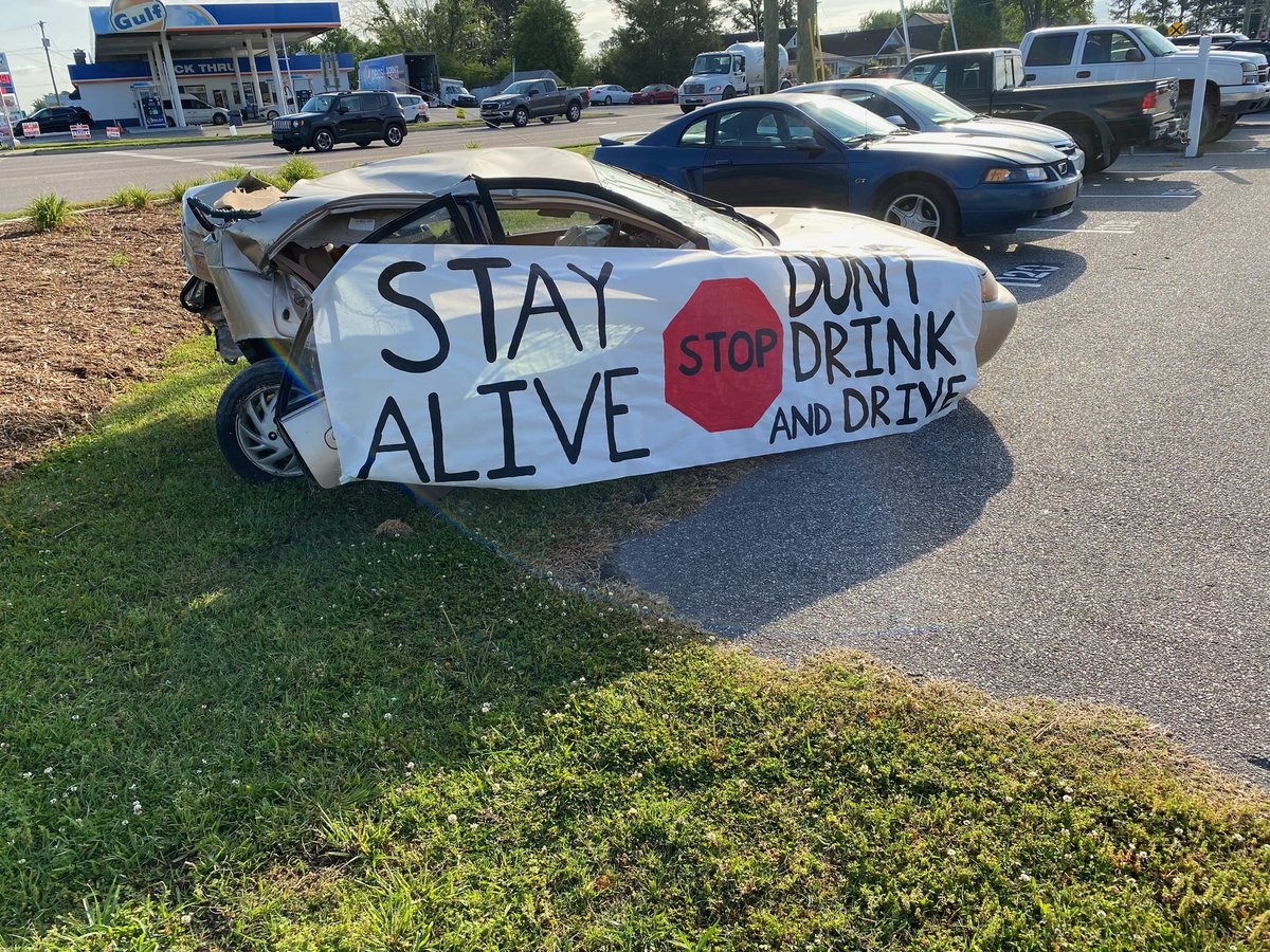 Thank you to our Safety &amp; Security Team and Bruin Lab students for raising safety awareness as we approach prom weekend. 

We hope all of our students have a fun and safe prom weekend 💙
#bruinpride