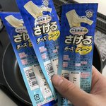 もちもち感が最高!さけるチーズを焼くだけの「さけチー焼き」。