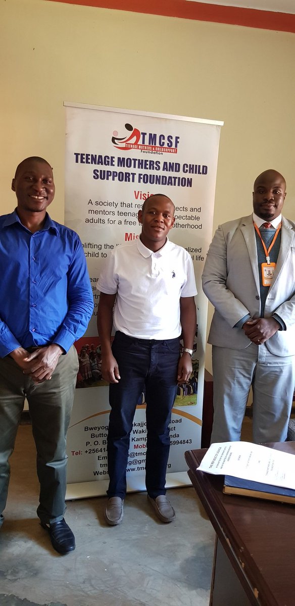 OAF_ug's tweet photo. Today @okinojoshua & @DeanWalusimbi visited our newest partner @Tmcs_foundation
We are proud to be working with an inclusive #TeenageMother focused organization.
Congratulations!
@irrepressible00 @Sevashree @SamuelSsempala @KabilaObbo
@SmartYouthNet @ashrafkakaire1
#JuzzaLorry https://t.co/9QEMB5TE2q