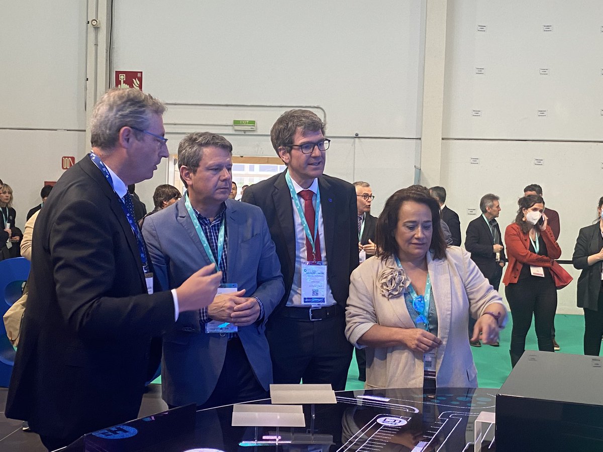 EUDEL_eus's tweet photo. 🍃🚃🚲@gorka__urtaran presidente de #EUDEL ha asistido hoy junto a @jasantano vicepresidente y alcalde de #Irun a la inauguración de la feria @gomobilityexpo en @FicobaFundazioa.
#GoMobility expone proyectos y soluciones innovadoras de #MovilidadSostenible para los municipios. https://t.co/cDhB2gZZJp