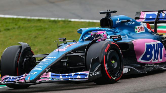 ¿Debería Fernando Alonso (<a href="/alo_oficial/">Fernando Alonso</a>) volver a sus colores tradicionales en su casco?

🔁 – Sí / Yes 🔵🔴🟡⚫️
❤️ – No (mantener rosa / maintain pink)

Should Fernando Alonso (<a href="/alo_oficial/">Fernando Alonso</a>) go back to his traditional colors on his helmet?

#F1 | #FA14 | #Alpine | <a href="/AlpineF1Team/">BWT Alpine Formula One Team</a>