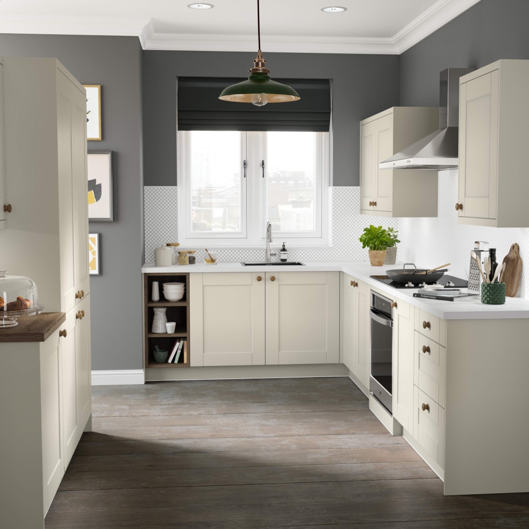 Cream matte cabinetry with a mix of natural wooden and sparkling Quartz countertops, this timber-style kitchen has a timeless appeal.

Perfect for any amateur chef, the modern-style built-in oven and sleek stove combination make hosting a dream.

#wrenkitchens #shakerkitchen
