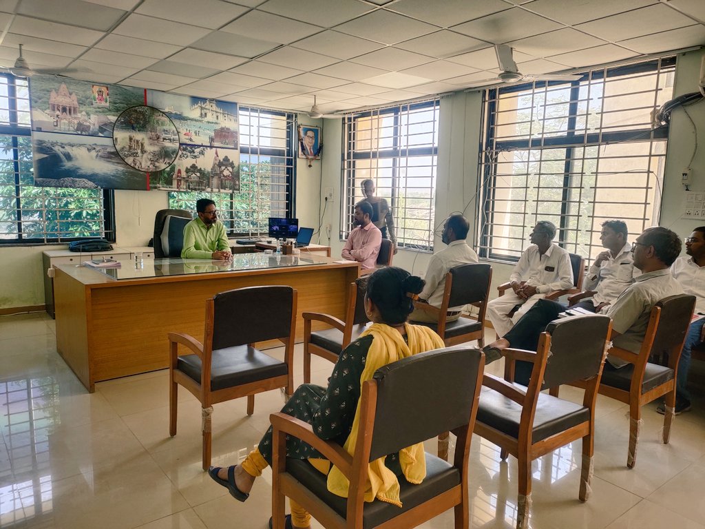 આજરોજ માન. પ્રાંત અધિકારીશ્રી ઉનાનાં અધ્યક્ષ સ્થાને તાલુકા સ્વાગત કાર્યક્રમનું આયોજન કરવામાં આવેલ, જેમાં રજુ થયેલ તમામ પ્રશ્નોનો સ્થળ પર તાત્કાલિક હકારાત્મક નિકાલ કરવામાં આવેલ. <a href="/sdmuna123/">SDM & ER0 93 UNA</a> <a href="/collectorgirsom/">Collector Gir Somnath</a> <a href="/pkumarias/">Pankaj Kumar</a>