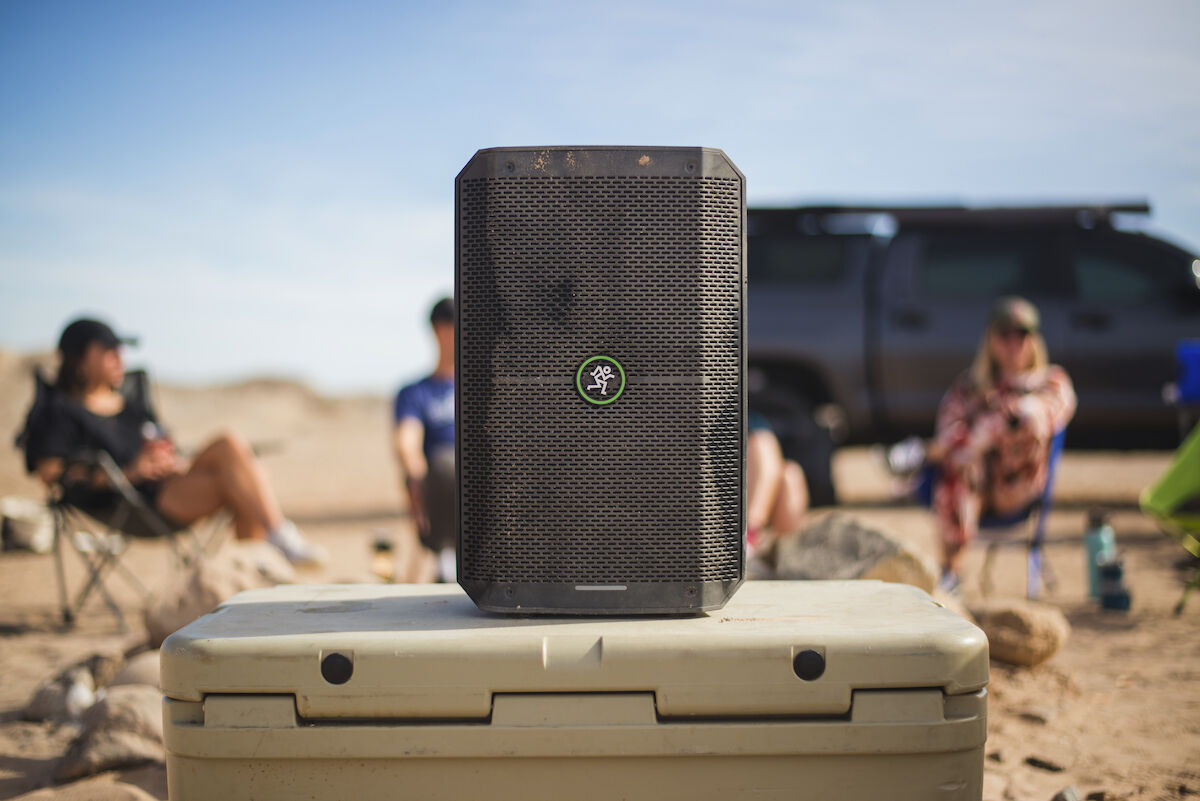MackieGear's tweet photo. Bring the party anywhere, any time. The ThumpGo lets you control the flow of how you want the audio to go! 💪 💚🔈
Buy now and get an EM-89D Free 🎤: https://t.co/0Pcy52n0YT
#Mackie #ThumpGo https://t.co/eXjC0nIkwf
