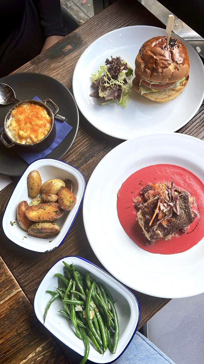 There’s something for everyone at Park’s Edge Bar &amp; Kitchen. You can  enjoy one of our gourmet burgers with a tasty Mac ‘n Cheese side OR discover one of Chef’s imaginative dishes, like the Oven Baked Cod Fillet with beetroot &amp; garlic sauce. #londonfoodies #hernehill #dulwich