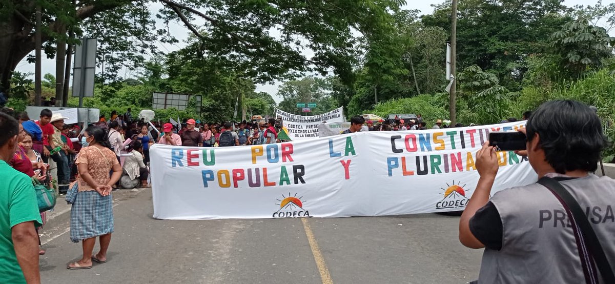 SanCodeca's tweet image. Justos en la luchas, de los pueblos, no podemos seguir viviendo bajo el saqueo, explotación, corrupción del @CACIFGuatemala y sus polítiqueros corruptos.