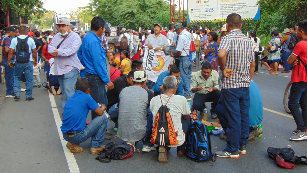 SanCodeca's tweet image. Justos en la luchas, de los pueblos, no podemos seguir viviendo bajo el saqueo, explotación, corrupción del @CACIFGuatemala y sus polítiqueros corruptos.