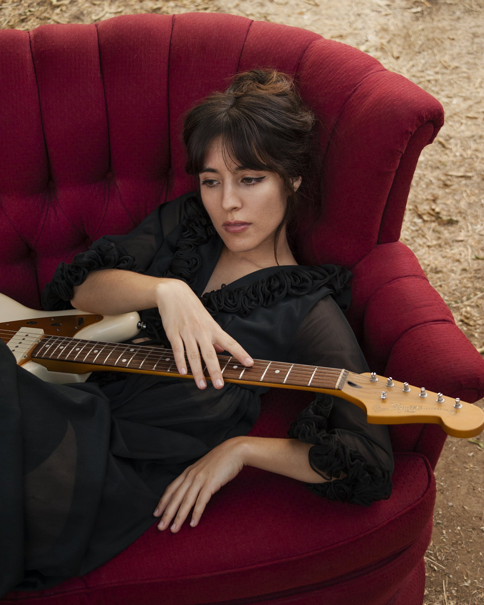 . <a href="/holachelsearose/">Chelsea Rose</a> makes the kind of pop even the biggest music snob will love! ifitstooloud.com/2022/04/chelse… <a href="/paulisdeadrecs/">paul is dead records</a>