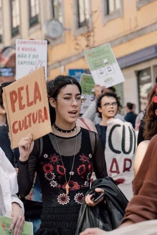 patriciab7008's tweet photo. Se queres ter um tweet com muitas interações é falar da beleza e inteligência da extrema esquerda. Esta malta fica doida quando se fala em aparências.
Mas os factos… ó os factos… https://t.co/Qhc9dLAEqc
