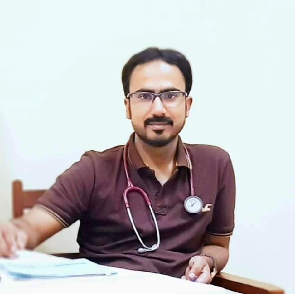 ShaleeBaloch's tweet photo. Dr Dildar Baloch,FCPS Postgraduate at NICVD Karachi,has been abducted today .
Doctors should be in hospital not in torture cells 
#ReleaseDrDildarBaloch https://t.co/pG01WKYSxg