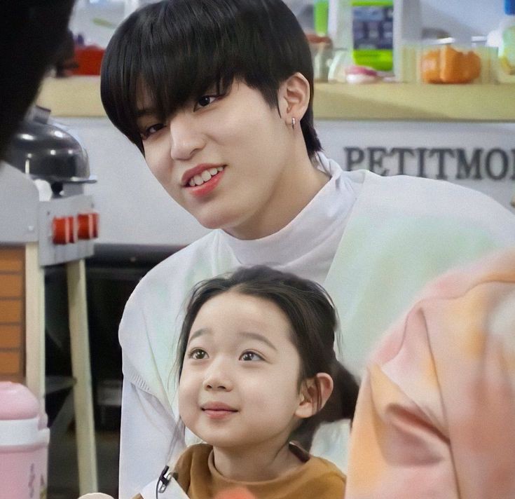 caiamour's tweet image. beloved stranger

——
park jeongwoo short au